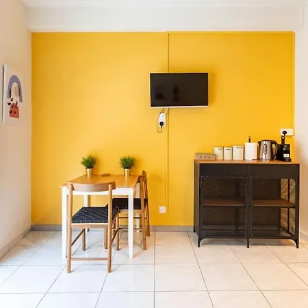 아파트 Charming With Reading Nook & View *