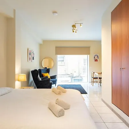 Apartment Charming With Reading Nook & View Nicosia