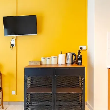 Charming With Reading Nook & View Appartamento Nicosia