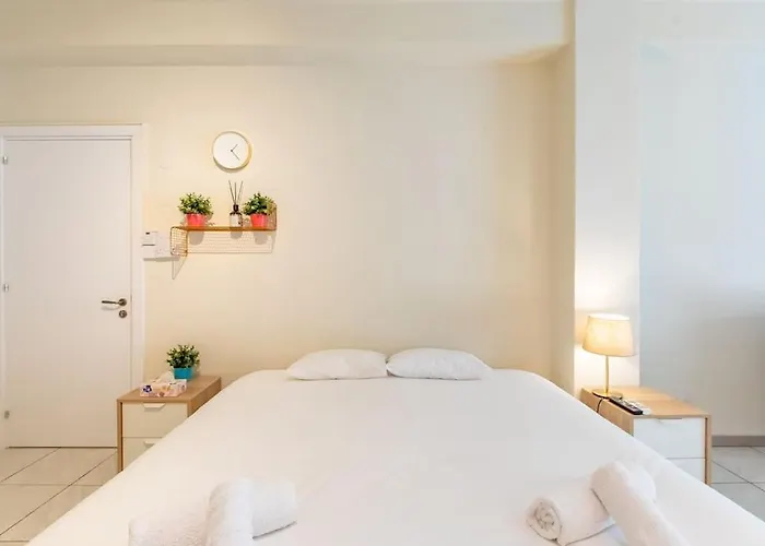 Charming With Reading Nook & View Λευκωσία