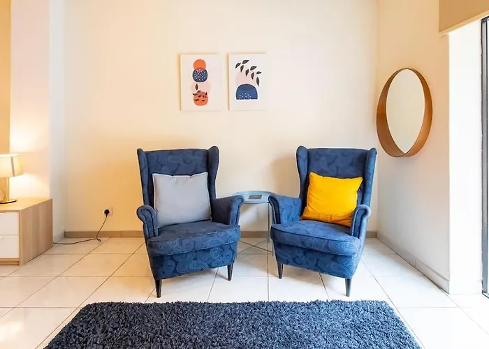 Charming With Reading Nook & View Διαμέρισμα *