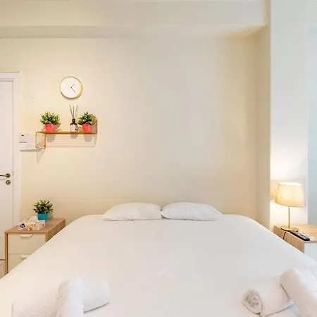 Charming With Reading Nook & View Nicosia